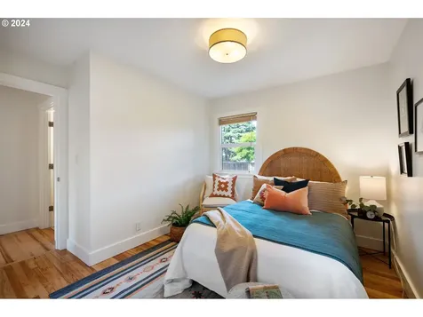 146 SE 75th Avenue Portland OR 97215