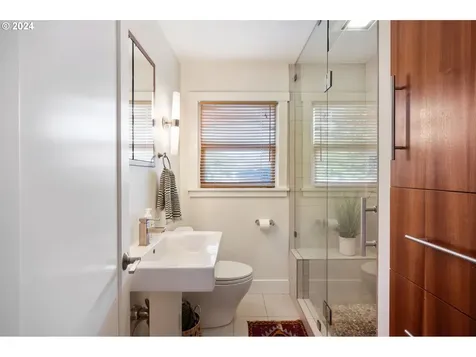 146 SE 75th Avenue Portland OR 97215