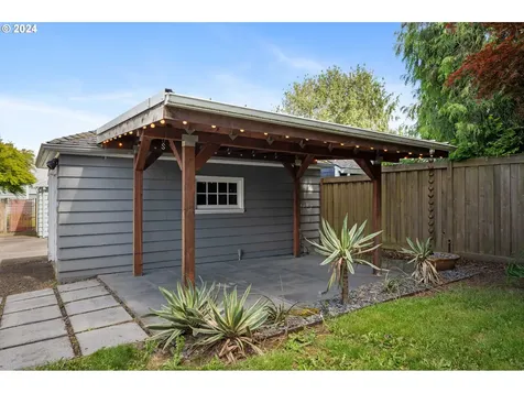 146 SE 75th Avenue Portland OR 97215