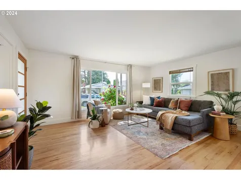 146 SE 75th Avenue Portland OR 97215