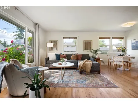 146 SE 75th Avenue Portland OR 97215