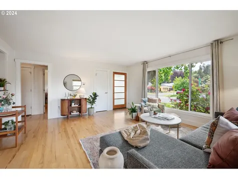 146 SE 75th Avenue Portland OR 97215