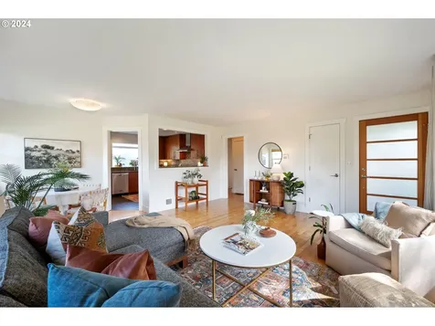 146 SE 75th Avenue Portland OR 97215
