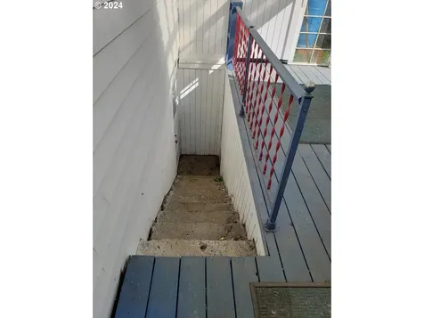 574 N Collier Street Coquille OR 97423