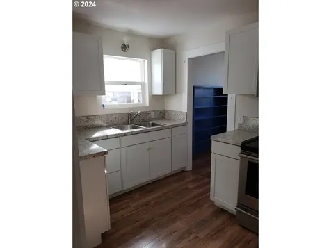 574 N Collier Street Coquille OR 97423