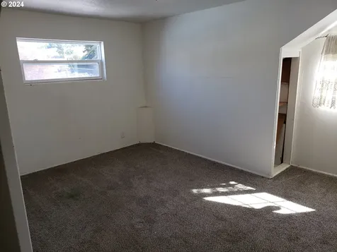 574 N Collier Street Coquille OR 97423