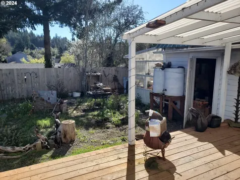 574 N Collier Street Coquille OR 97423