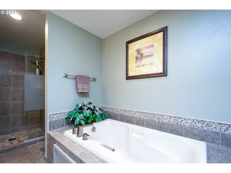 7613 Ne Meadows Drive Vancouver WA 98662
