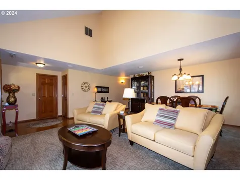 7613 Ne Meadows Drive Vancouver WA 98662
