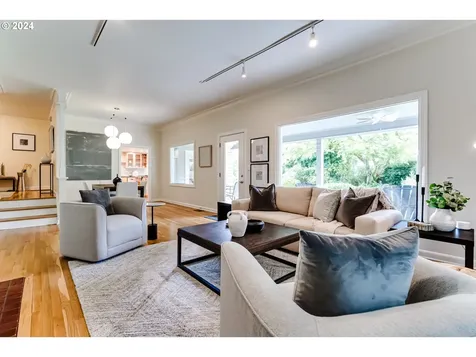 160 W 22nd Avenue Eugene OR 97405
