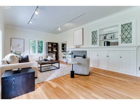 160 W 22nd Avenue Eugene OR 97405