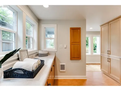 160 W 22nd Avenue Eugene OR 97405