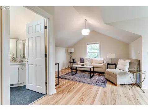 160 W 22nd Avenue Eugene OR 97405