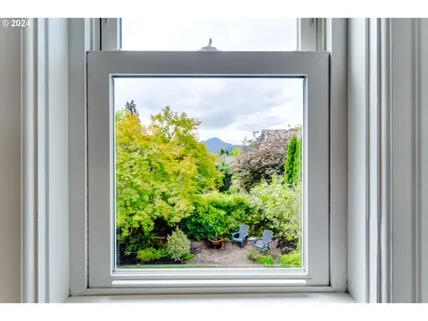 160 W 22nd Avenue Eugene OR 97405