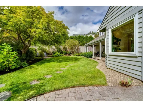 160 W 22nd Avenue Eugene OR 97405