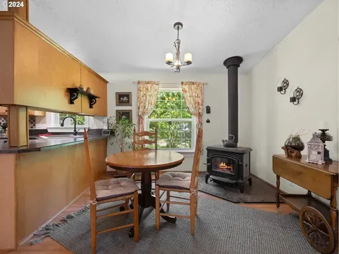 19225 E Aschoff Road Rhododendron OR 97049