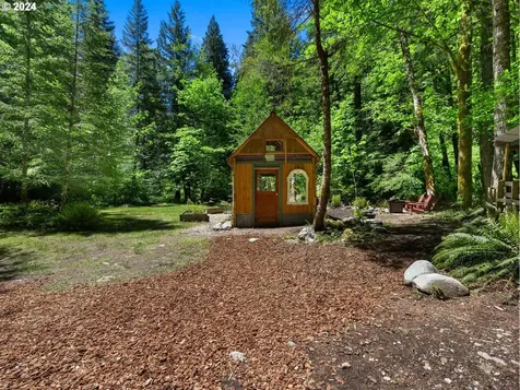 19225 E Aschoff Road Rhododendron OR 97049