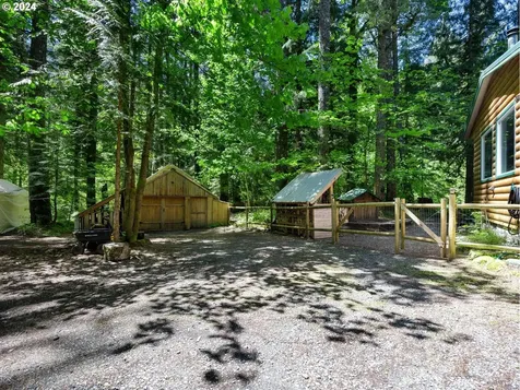 19225 E Aschoff Road Rhododendron OR 97049