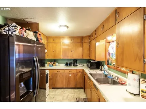 142 Se Miller Avenue Roseburg OR 97470
