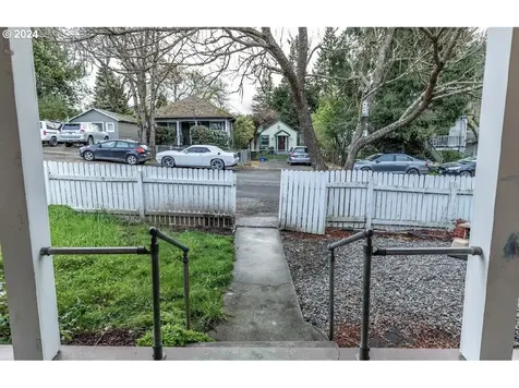 142 Se Miller Avenue Roseburg OR 97470