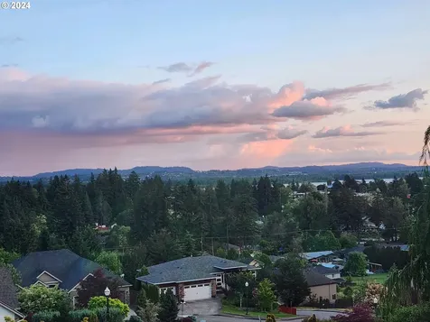 1832 N 8th Street Washougal WA 98671