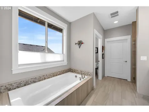 1832 N 8th Street Washougal WA 98671