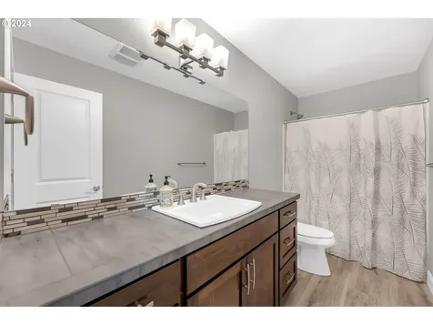 1832 N 8th Street Washougal WA 98671