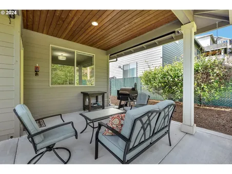 1832 N 8th Street Washougal WA 98671