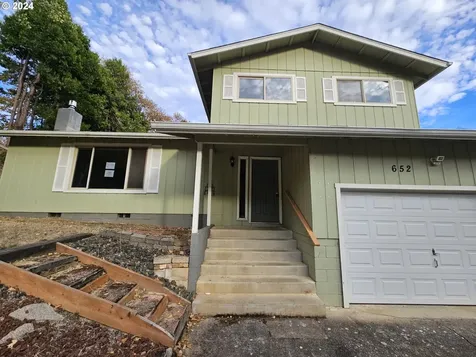 652 Tanglewood Street Sutherlin OR 97479