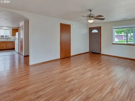 908 N Lincoln Street Lafayette OR 97127