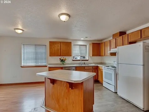 908 N Lincoln Street Lafayette OR 97127