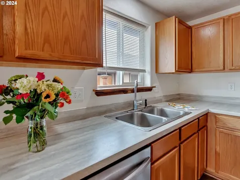 908 N Lincoln Street Lafayette OR 97127