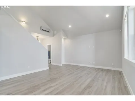 1191 S 57th Place Springfield OR 97478