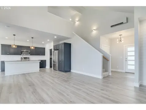 1191 S 57th Place Springfield OR 97478