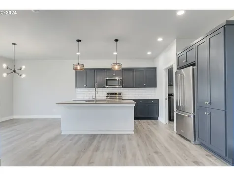 1191 S 57th Place Springfield OR 97478