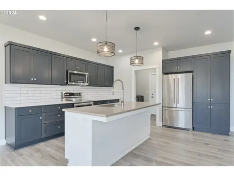 1191 S 57th Place Springfield OR 97478