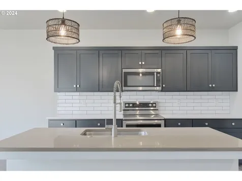1191 S 57th Place Springfield OR 97478