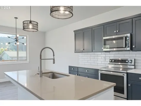 1191 S 57th Place Springfield OR 97478