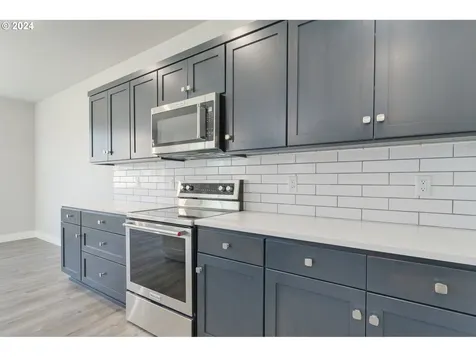 1191 S 57th Place Springfield OR 97478