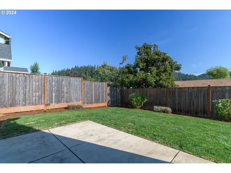 1191 S 57th Place Springfield OR 97478