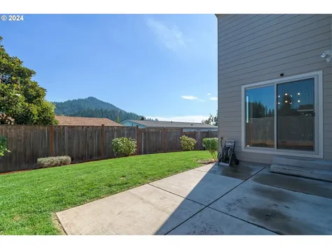 1191 S 57th Place Springfield OR 97478