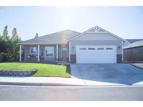 113 Cedric Court Eagle Point OR 97524