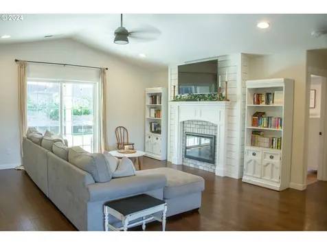 113 Cedric Court Eagle Point OR 97524