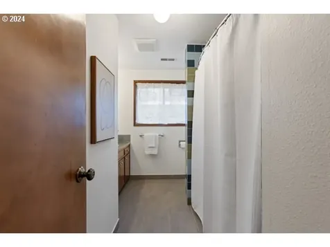 7365 SW Alden Street Portland OR 97223