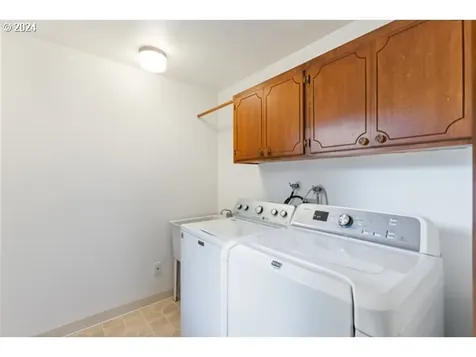 7365 SW Alden Street Portland OR 97223