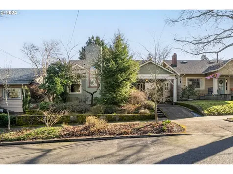 3704 Ne Couch Street Portland OR 97232