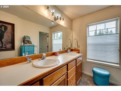 1011 NW 144th Circle Vancouver WA 98685