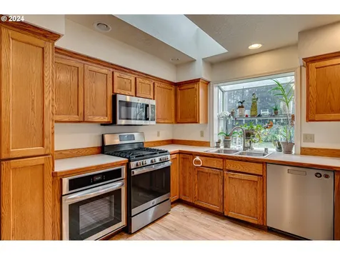 1011 NW 144th Circle Vancouver WA 98685