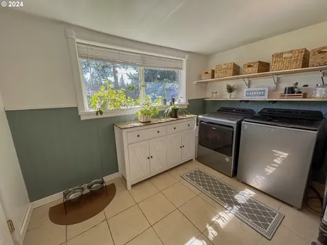 1745 Cottonwood Avenue Coos Bay OR 97420