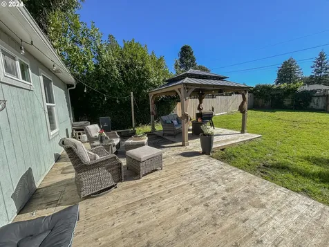 1745 Cottonwood Avenue Coos Bay OR 97420